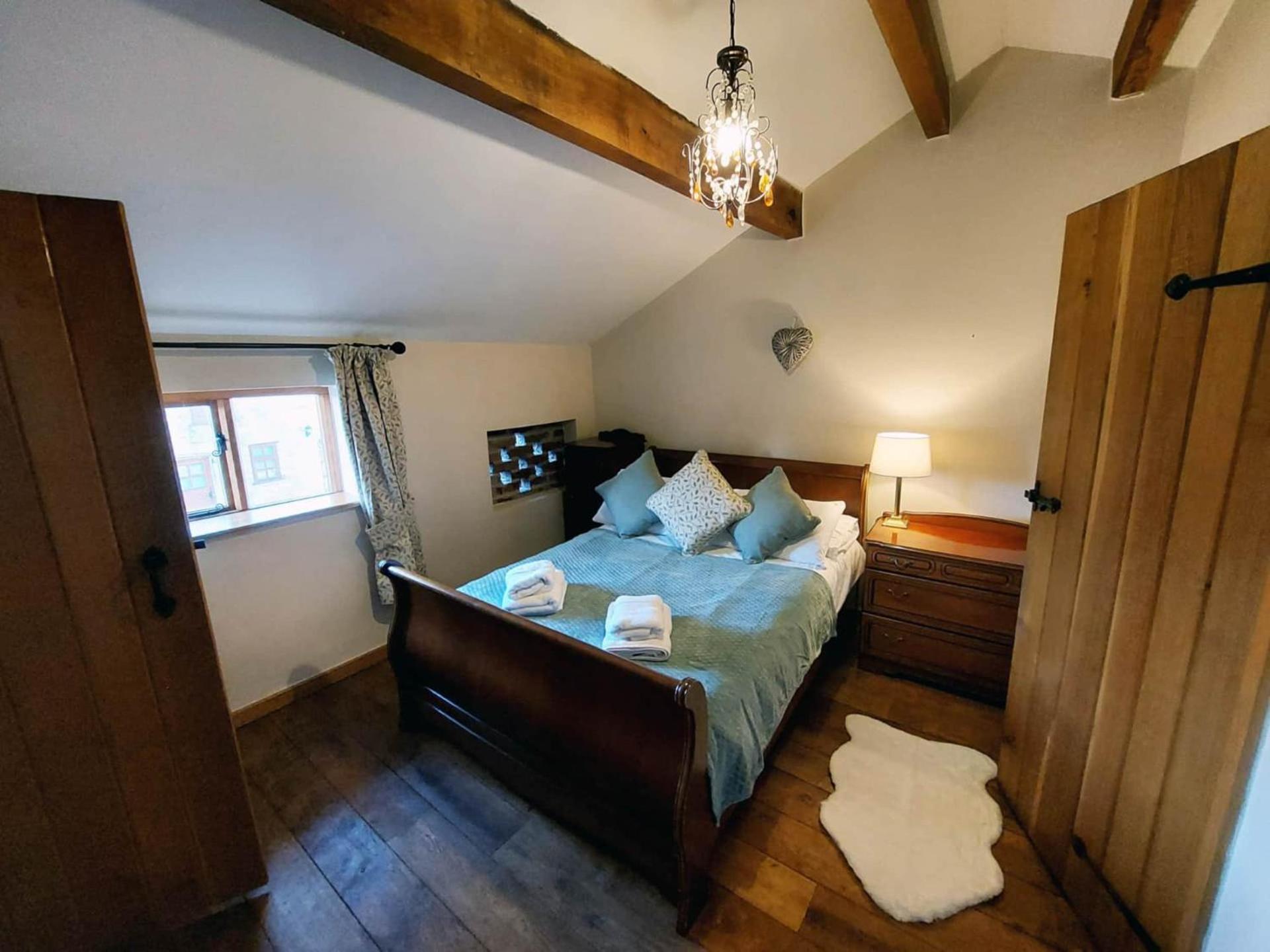 Vila The Old Mill Barn With Hot Tub And Private Use Of Heated Pool Wirral Exteriér fotografie