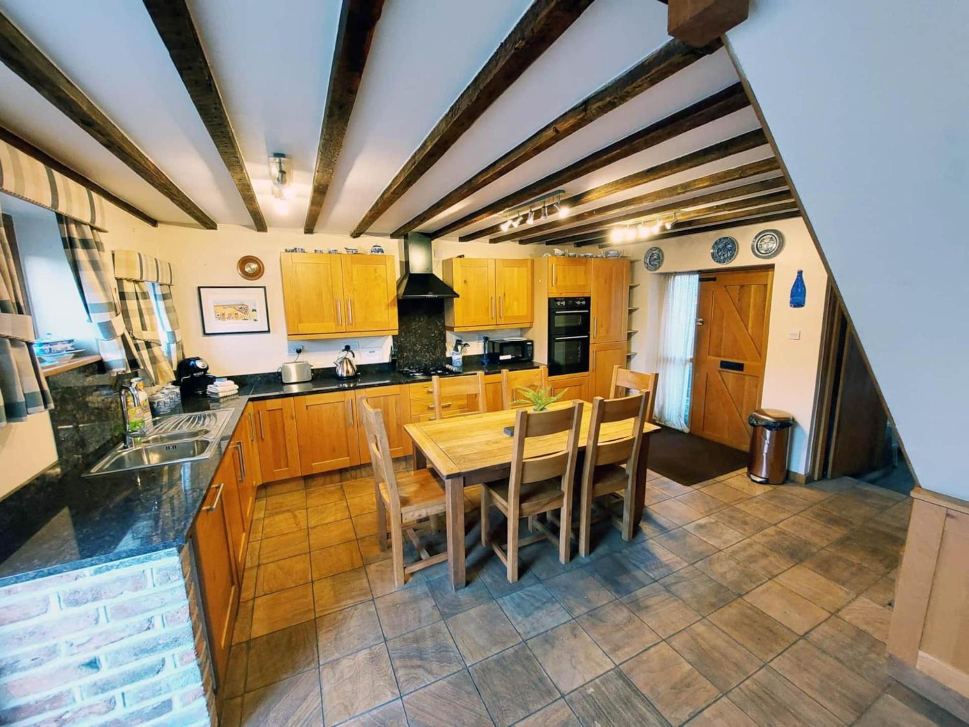 Vila The Old Mill Barn With Hot Tub And Private Use Of Heated Pool Wirral Exteriér fotografie