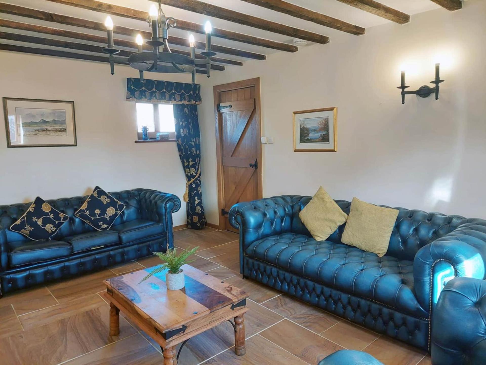 Vila The Old Mill Barn With Hot Tub And Private Use Of Heated Pool Wirral Exteriér fotografie