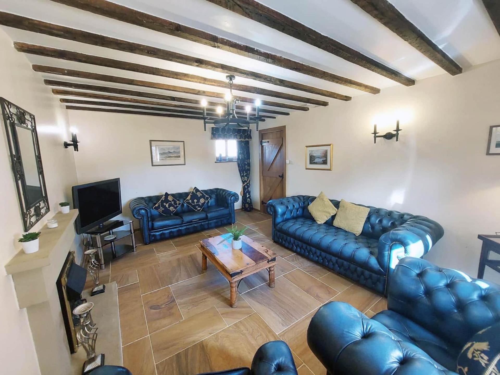 Vila The Old Mill Barn With Hot Tub And Private Use Of Heated Pool Wirral Exteriér fotografie